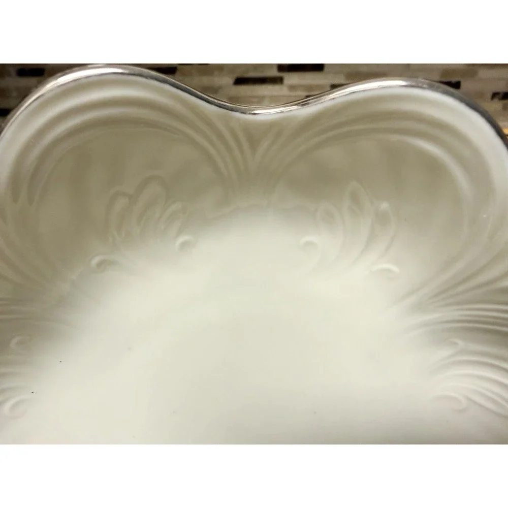 Lenox Saybrooke Scalloped Serving Candy Bowl, Platinum Edge 7.5